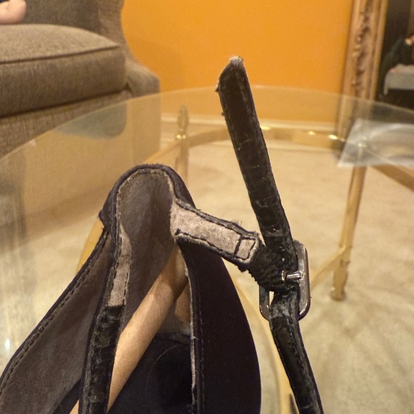 Shoes - Picture 4 of 9